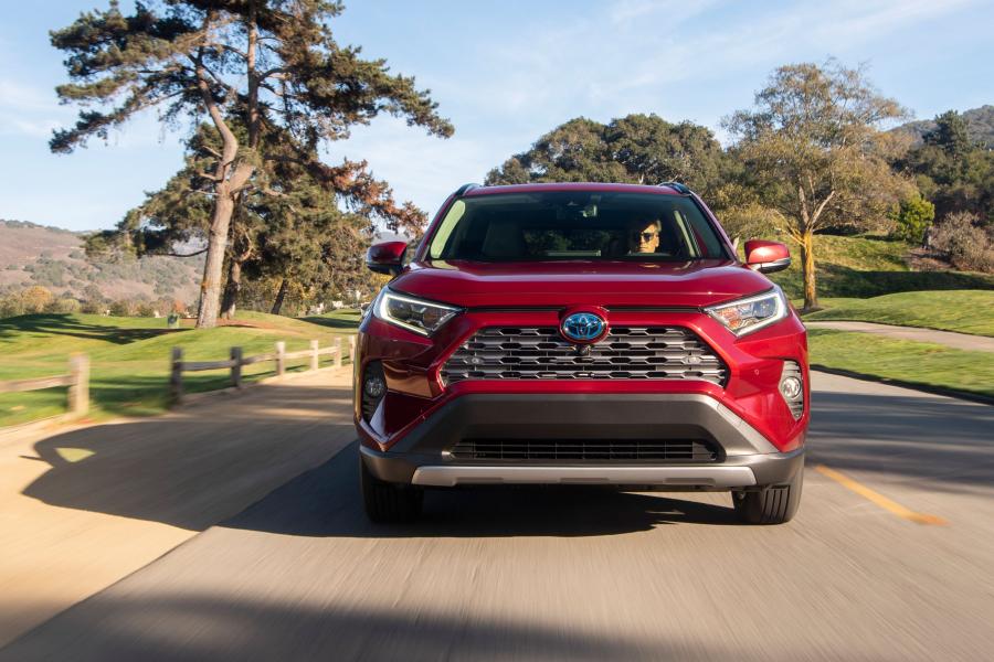  Toyota RAV4 Limited Hybrid 2018 года  (NA) (фото 19 из 40)